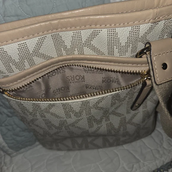 Michael Kors Tan Monogram Crossbody Bag - Picture 2 of 6
